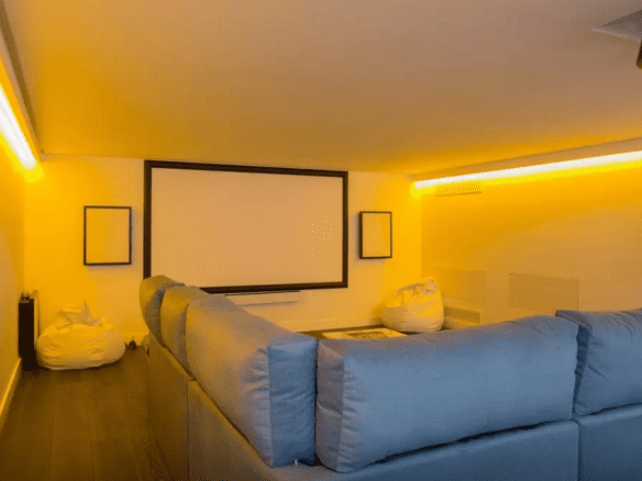 Golden Mile – Modern 7bed Beachfront villa
