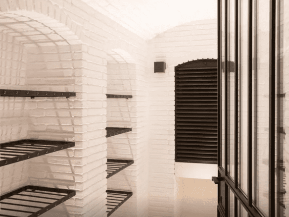 Golden Mile – Modern 7bed Beachfront villa