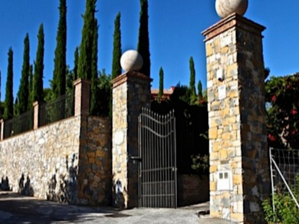 Palatial Mansion – Marbella hillside – Sea views