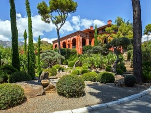 Palatial Mansion – Marbella hillside – Sea views