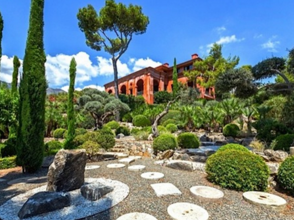 Palatial Mansion – Marbella hillside – Sea views