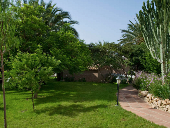 Reduced – Costa del Sol.Luxury hotel, clinic etc with sea views
