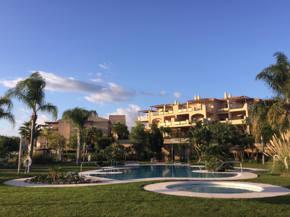 Señorio de cifuentes  Benahavis  – Penthouse & Apts for sale