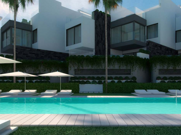 Estepona Beach – 50  Townhouses of 3, 4 & 5 bedrooms
