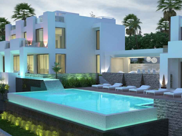 For sale- Nueva Andalucia – Modern villa  – Guest house – Gated