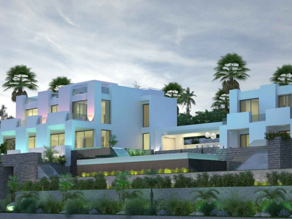 For sale- Nueva Andalucia – Modern villa  – Guest house – Gated