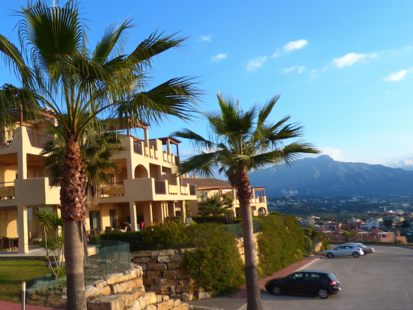 Señorio de cifuentes  Benahavis  – Penthouse & Apts for sale
