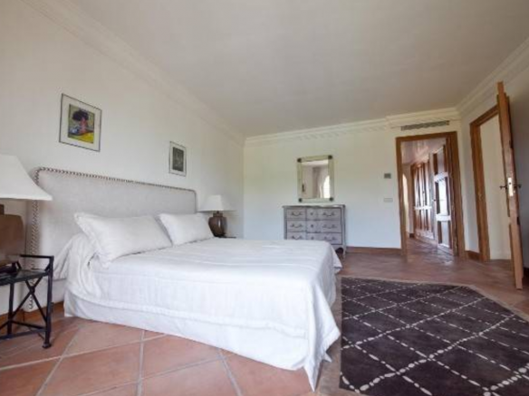 Reduced 🏰 Estepona Beachfront Mansion: A Dream Residence on an Extensive Plot 🌊🌴