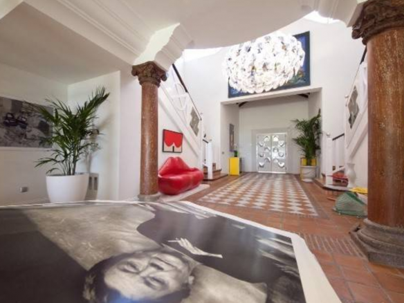 Reduced 🏰 Estepona Beachfront Mansion: A Dream Residence on an Extensive Plot 🌊🌴