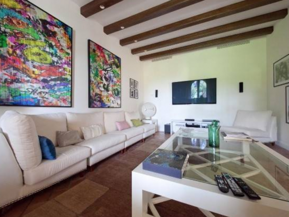 Reduced 🏰 Estepona Beachfront Mansion: A Dream Residence on an Extensive Plot 🌊🌴
