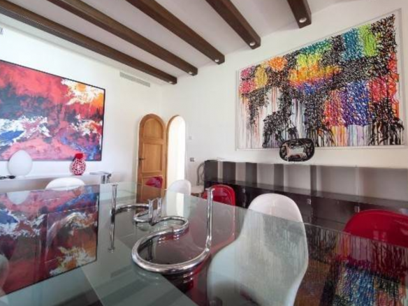 Reduced 🏰 Estepona Beachfront Mansion: A Dream Residence on an Extensive Plot 🌊🌴