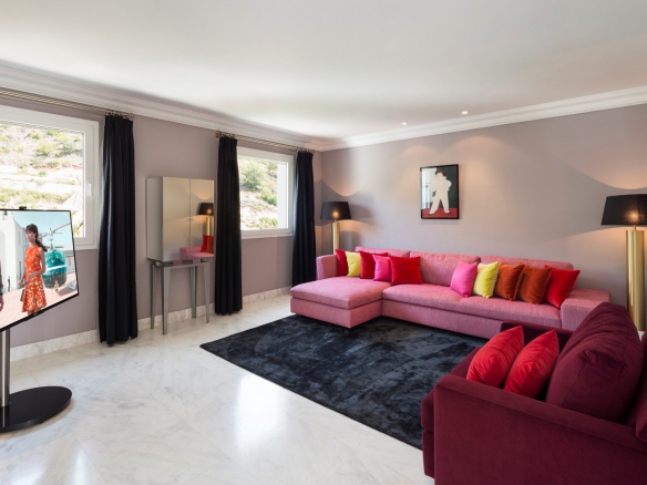 Marbella Hillside – 7 bed Mansion for rent