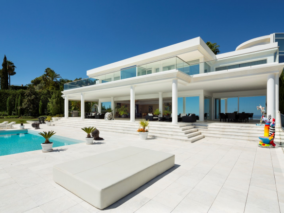 Marbella Hillside – 7 bed Mansion for rent