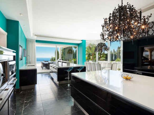 Marbella Hillside – 7 bed Mansion for rent