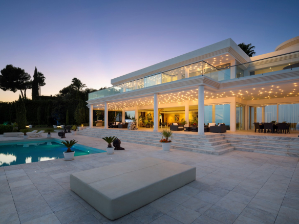 Marbella Hillside – 7 bed Mansion for rent