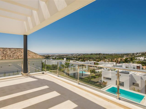 SOLD – Nueva Andalucia – Modern villa – Sea Views