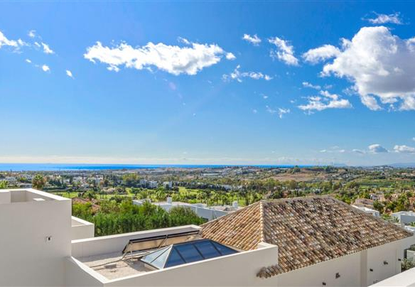 SOLD – Nueva Andalucia – Modern villa – Sea Views