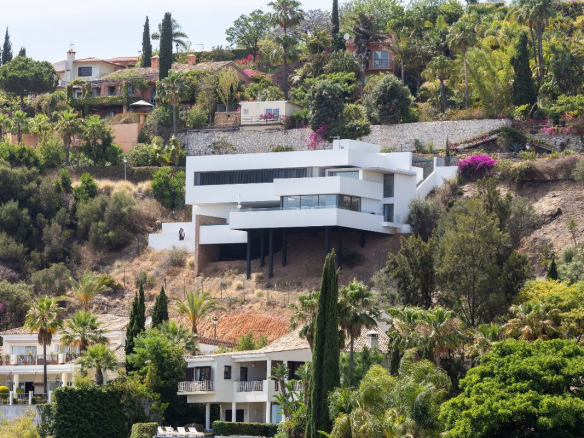 🏡 For Sale: Spectacular Modern Villa in La Quinta, Benahavís 🌅✨ Gated – Sea Views