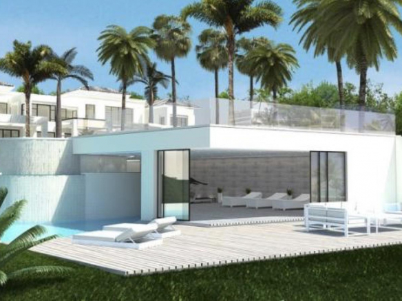 Marbella East – Beachfront Mansion  – For rent