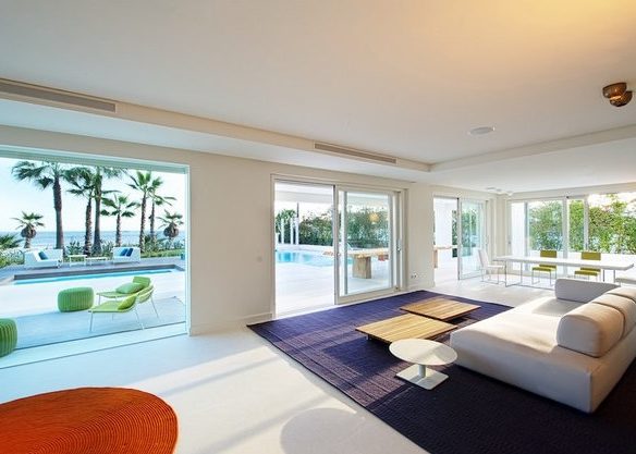 Golden Mile – Modern 7bed Beachfront villa
