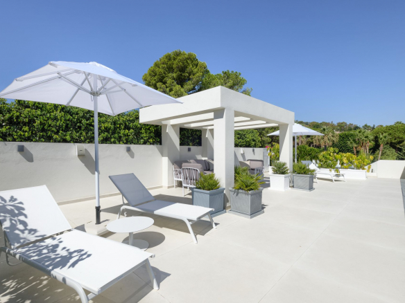 SOLD – LA VILLA – Nueva Andalucia – 9B Modern villa – Panoramic views