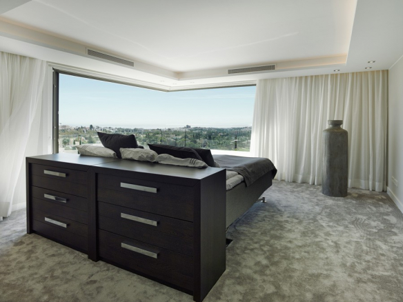 Nueva Andalucia – Contemporary villa – Panoramic views