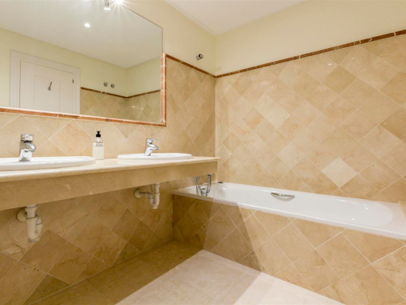 Benahavis – 3B townhouse – Tropical garden -Huge pool