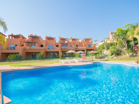 Benahavis – 3B townhouse – Tropical garden -Huge pool