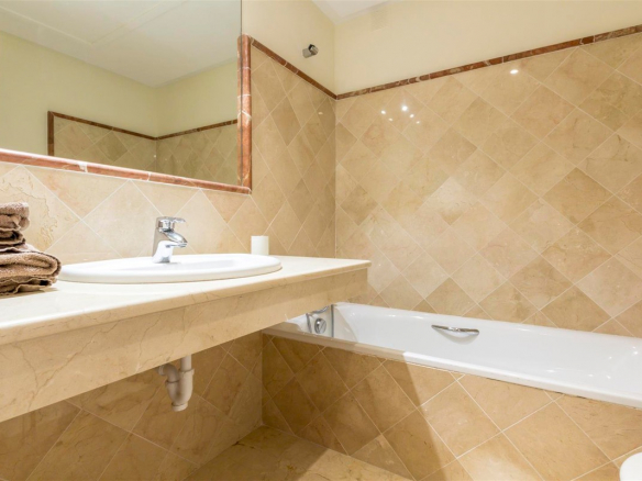 Benahavis – 3B townhouse – Tropical garden -Huge pool