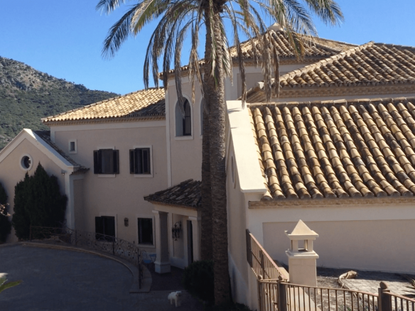 Benahavis Mansion in gated community with incredible Seaviews