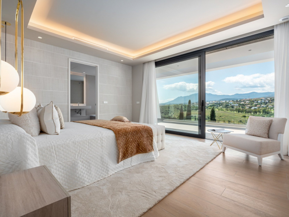 SOLD – Estepona – Contemporary villa – Panoramic views