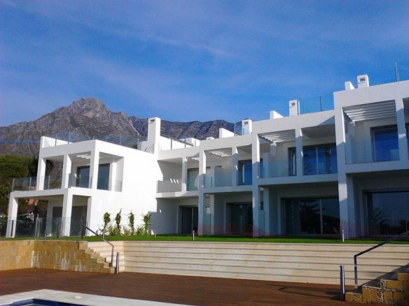Modern Houses with sea view for sale Marbella Hillside.Gated community