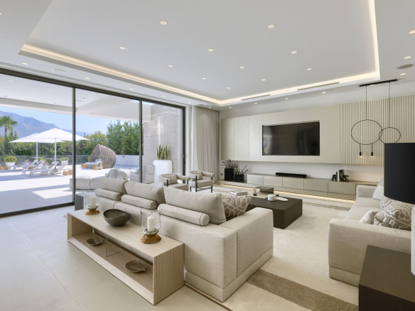 SOLD – LA VILLA – Nueva Andalucia – 9B Modern villa – Panoramic views