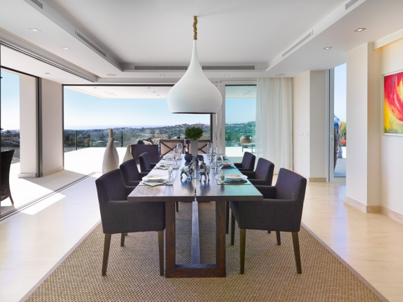 Nueva Andalucia – Contemporary villa – Panoramic views