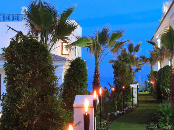Costa del Sol.Beachfront Penthouse  5 bedrooms seaviews