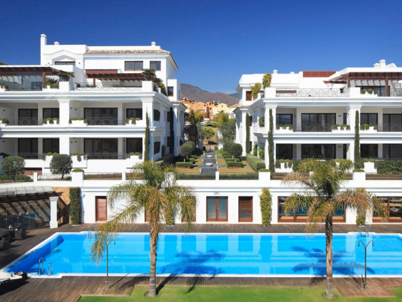 Costa del Sol.Beachfront Penthouse  5 bedrooms seaviews
