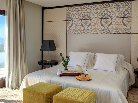 Costa del Sol.Beachfront Penthouse  5 bedrooms seaviews