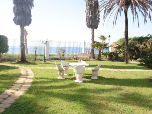 Golden mile Marbella.Build a beachfront Hotel.