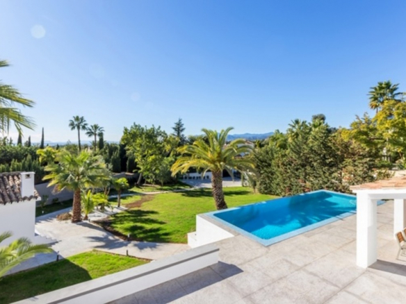 Golden Mile – Reformed villa – Guest house