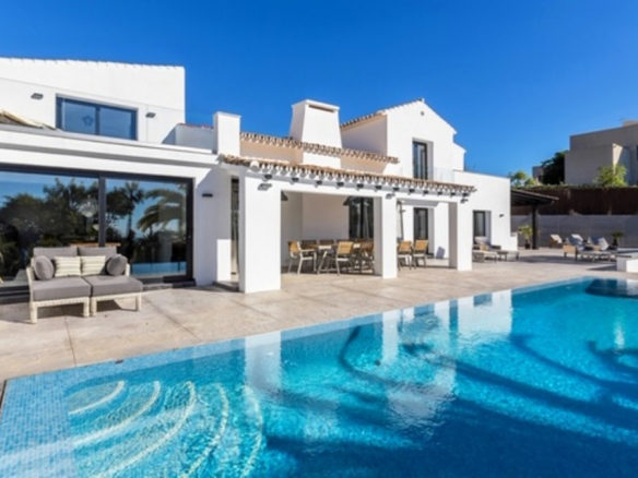 Golden Mile – Reformed villa – Guest house