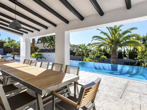 Golden Mile – Reformed villa – Guest house
