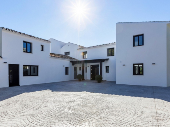 Golden Mile – Reformed villa – Guest house