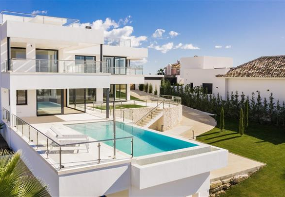 SOLD – Nueva Andalucia – Modern villa – Sea Views