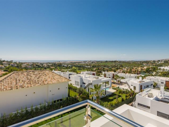 SOLD – Nueva Andalucia – Modern villa – Sea Views