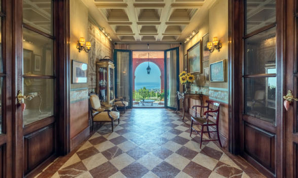 Palatial Mansion – Marbella hillside – Sea views