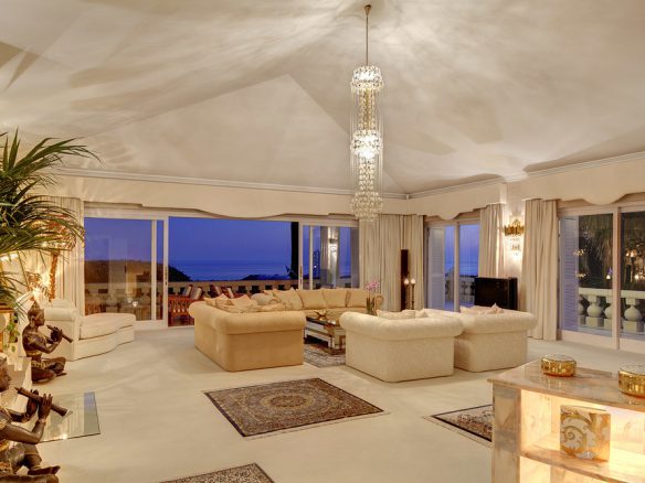 🏰 Hilltop Palatial Mansion for Sale – Marbella East 🌟 Río Real 🇪🇸