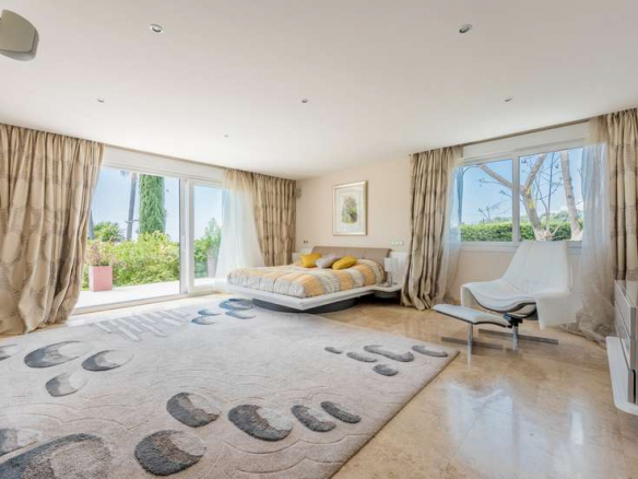 🏡 For Sale: Marbella Hillside Mansion with Sea Views & Gated Community 🌊🏞️