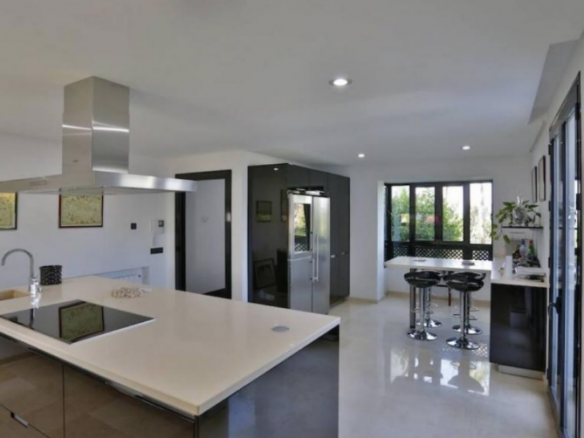 Rented – Marbella Hillside villa – Sea views