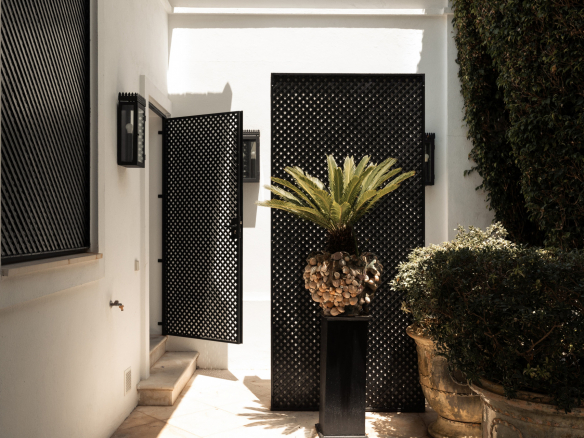 Reduced – Marbella west – Beachfront Villa for sale & rent