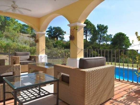 Monte Mayor – Bargain villa with Sea views Gated community